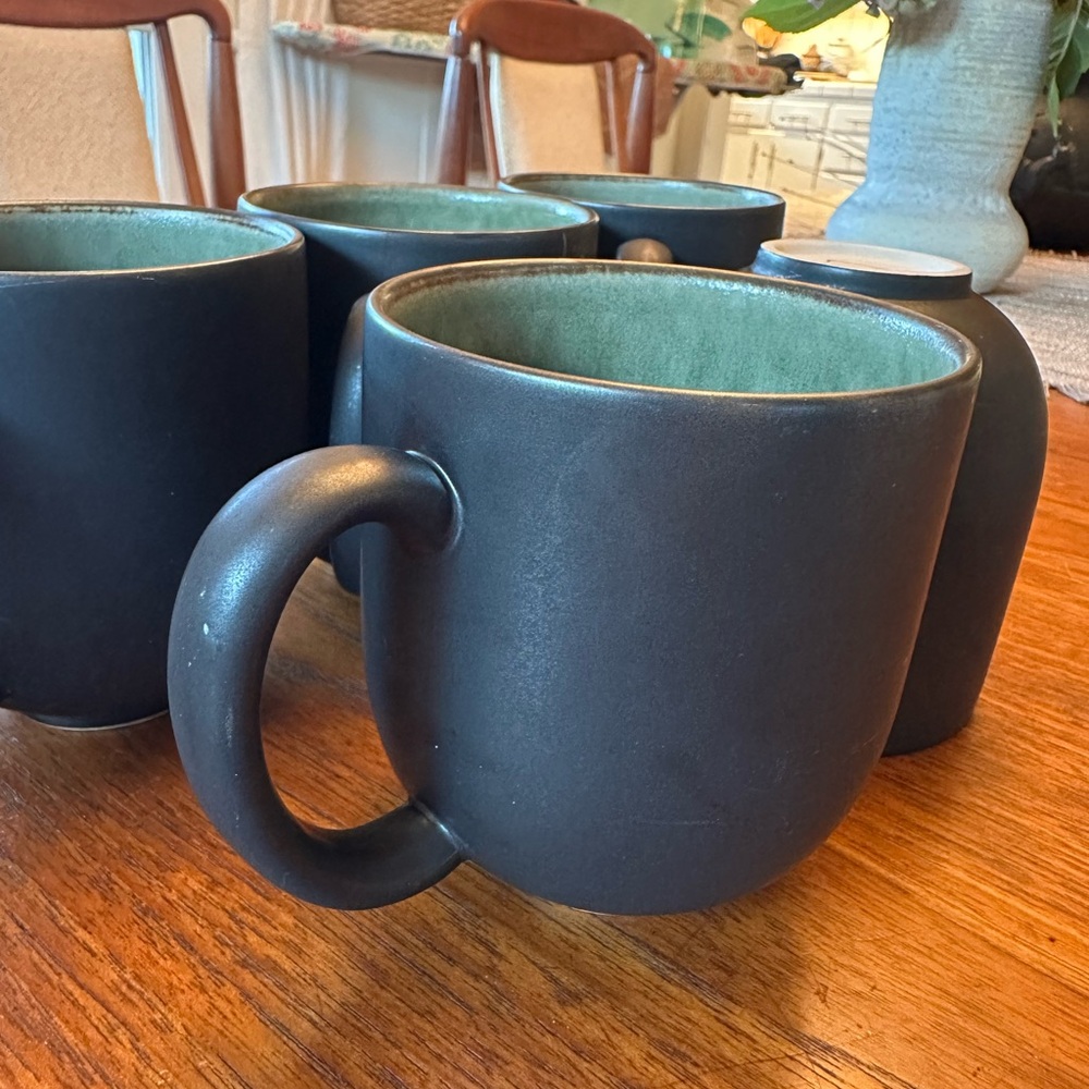 William Sonoma Jars France Matte Black Stoneware Mugs Set